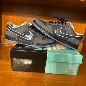 Nike Men's Black and Light Blue Sneakers